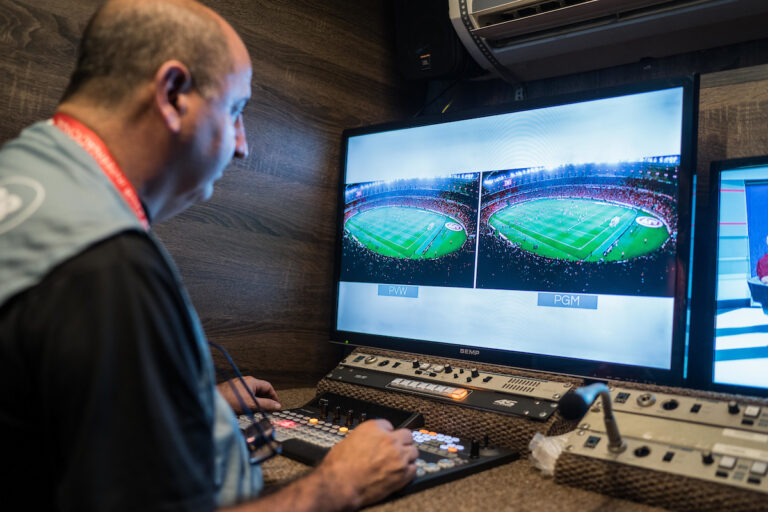 Bastidores cobertura da empresa PW durante partida da Libertadores da América entre os times Internacional e River Plate, no estádio Beira Rio. Foto: Joel Vargas / Agência Preview